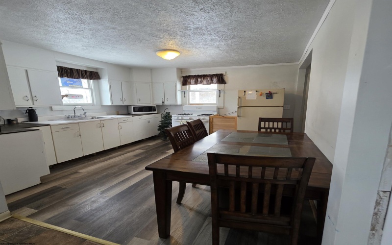 8037 Montana Avenue, Stonewood, West Virginia 26301, 2 Bedrooms Bedrooms, 5 Rooms Rooms,1 BathroomBathrooms,Single Family Detached,For Sale,Montana,10162924