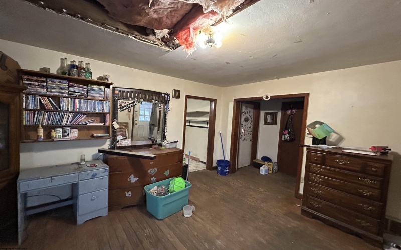 203 Indiana Avenue, Nutter Fort, West Virginia 26301, 3 Bedrooms Bedrooms, 5 Rooms Rooms,1 BathroomBathrooms,Single Family Detached,For Sale,Indiana,10162927