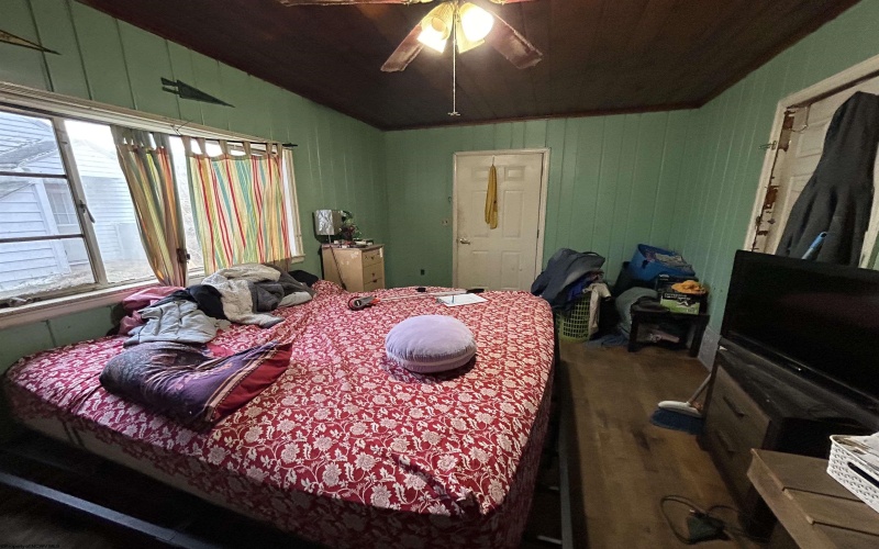 203 Indiana Avenue, Nutter Fort, West Virginia 26301, 3 Bedrooms Bedrooms, 5 Rooms Rooms,1 BathroomBathrooms,Single Family Detached,For Sale,Indiana,10162927