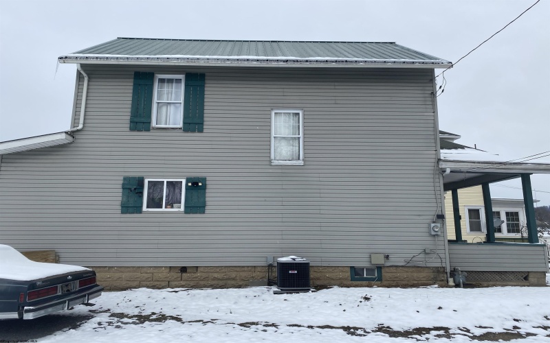 524 Kuhl Avenue, Clarksburg, West Virginia 26301, 3 Bedrooms Bedrooms, 7 Rooms Rooms,1 BathroomBathrooms,Single Family Detached,For Sale,Kuhl,10162920 524 Kuhl Avenue, Clarksburg, West Virginia 26301, 3 Bedrooms Bedrooms, 7 Rooms Rooms,1 BathroomBathrooms,Single Family Detached,For Sale,Kuhl,10162920