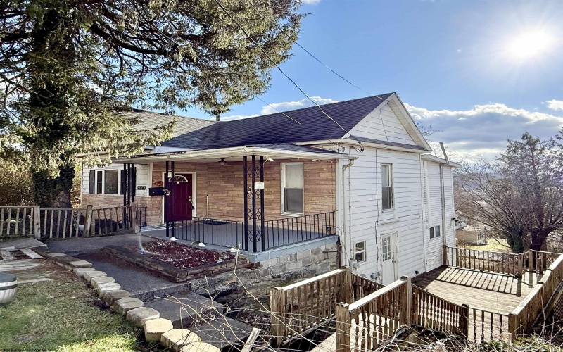 284 VIEW Avenue, Fairmont, West Virginia 26554, 3 Bedrooms Bedrooms, 9 Rooms Rooms,2 BathroomsBathrooms,Single Family Detached,For Sale,VIEW,10162923