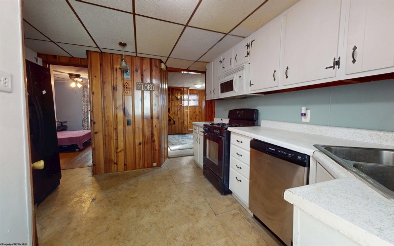 284 VIEW Avenue, Fairmont, West Virginia 26554, 3 Bedrooms Bedrooms, 9 Rooms Rooms,2 BathroomsBathrooms,Single Family Detached,For Sale,VIEW,10162923