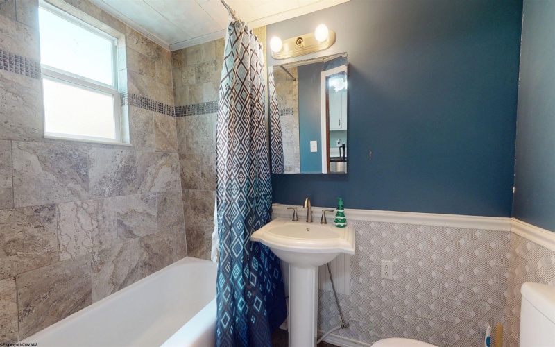 284 VIEW Avenue, Fairmont, West Virginia 26554, 3 Bedrooms Bedrooms, 9 Rooms Rooms,2 BathroomsBathrooms,Single Family Detached,For Sale,VIEW,10162923