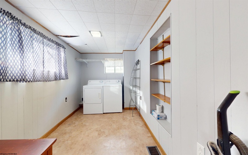 284 VIEW Avenue, Fairmont, West Virginia 26554, 3 Bedrooms Bedrooms, 9 Rooms Rooms,2 BathroomsBathrooms,Single Family Detached,For Sale,VIEW,10162923