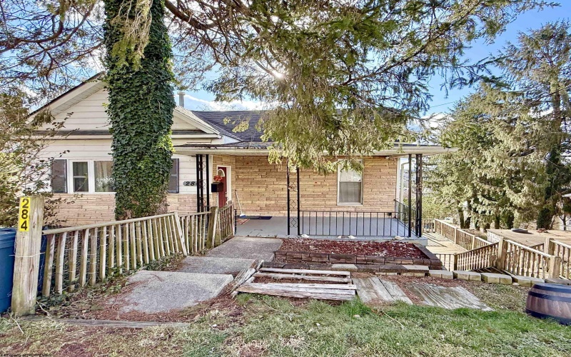 284 VIEW Avenue, Fairmont, West Virginia 26554, 3 Bedrooms Bedrooms, 9 Rooms Rooms,2 BathroomsBathrooms,Single Family Detached,For Sale,VIEW,10162923