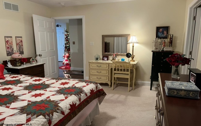 29 Par Lane, Maidsville, West Virginia 26541, 3 Bedrooms Bedrooms, 5 Rooms Rooms,2 BathroomsBathrooms,Single Family Attached,For Sale,Par,10162941