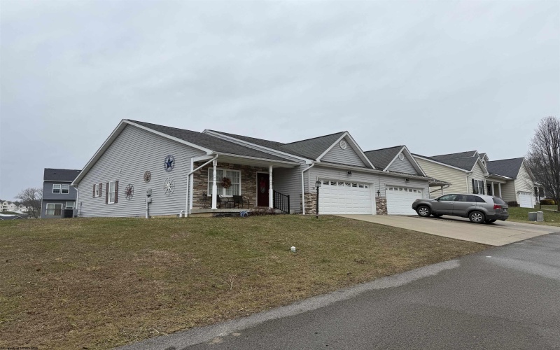 29 Par Lane, Maidsville, West Virginia 26541, 3 Bedrooms Bedrooms, 5 Rooms Rooms,2 BathroomsBathrooms,Single Family Attached,For Sale,Par,10162941