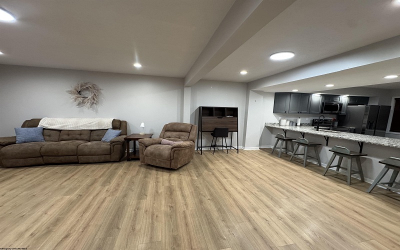 102 Northern Heights Drive, Clarksburg, West Virginia 26301-4644, 3 Bedrooms Bedrooms, 6 Rooms Rooms,2 BathroomsBathrooms,Single Family Attached,For Sale,Northern Heights,10162942