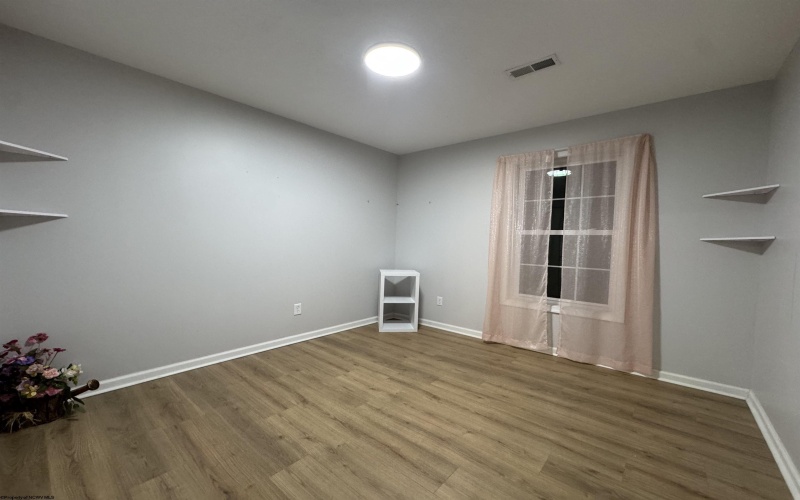 102 Northern Heights Drive, Clarksburg, West Virginia 26301-4644, 3 Bedrooms Bedrooms, 6 Rooms Rooms,2 BathroomsBathrooms,Single Family Attached,For Sale,Northern Heights,10162942