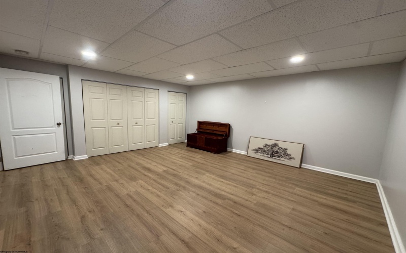 102 Northern Heights Drive, Clarksburg, West Virginia 26301-4644, 3 Bedrooms Bedrooms, 6 Rooms Rooms,2 BathroomsBathrooms,Single Family Attached,For Sale,Northern Heights,10162942