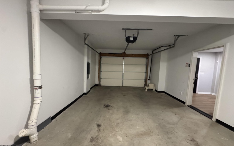 102 Northern Heights Drive, Clarksburg, West Virginia 26301-4644, 3 Bedrooms Bedrooms, 6 Rooms Rooms,2 BathroomsBathrooms,Single Family Attached,For Sale,Northern Heights,10162942