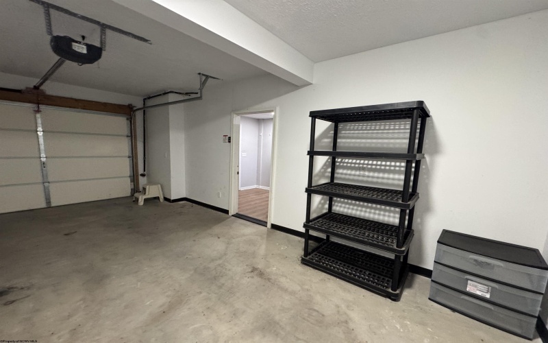 102 Northern Heights Drive, Clarksburg, West Virginia 26301-4644, 3 Bedrooms Bedrooms, 6 Rooms Rooms,2 BathroomsBathrooms,Single Family Attached,For Sale,Northern Heights,10162942