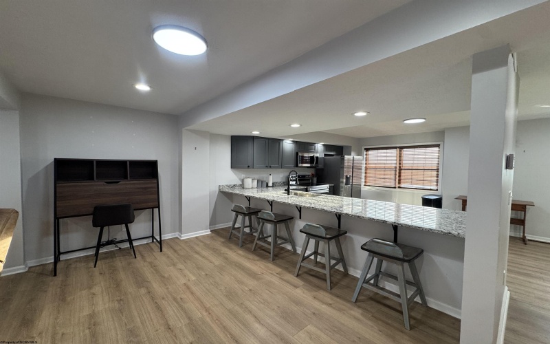 102 Northern Heights Drive, Clarksburg, West Virginia 26301-4644, 3 Bedrooms Bedrooms, 6 Rooms Rooms,2 BathroomsBathrooms,Single Family Attached,For Sale,Northern Heights,10162942