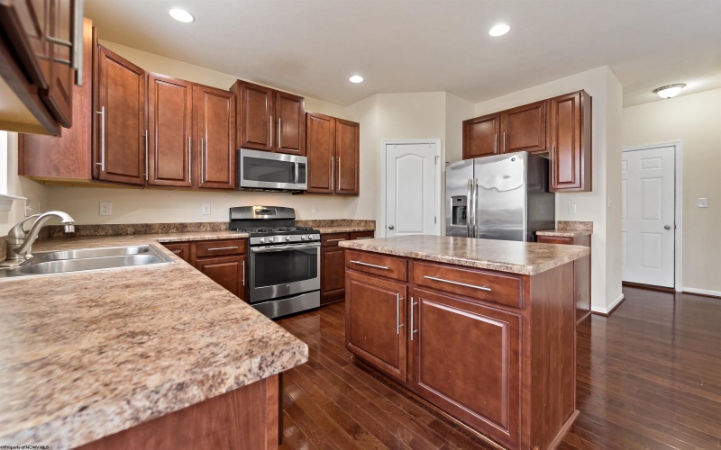 8 Summers Ridge Road, Morgantown, West Virginia 26508, 4 Bedrooms Bedrooms, 11 Rooms Rooms,3 BathroomsBathrooms,Single Family Detached,For Sale,Summers Ridge,10162938