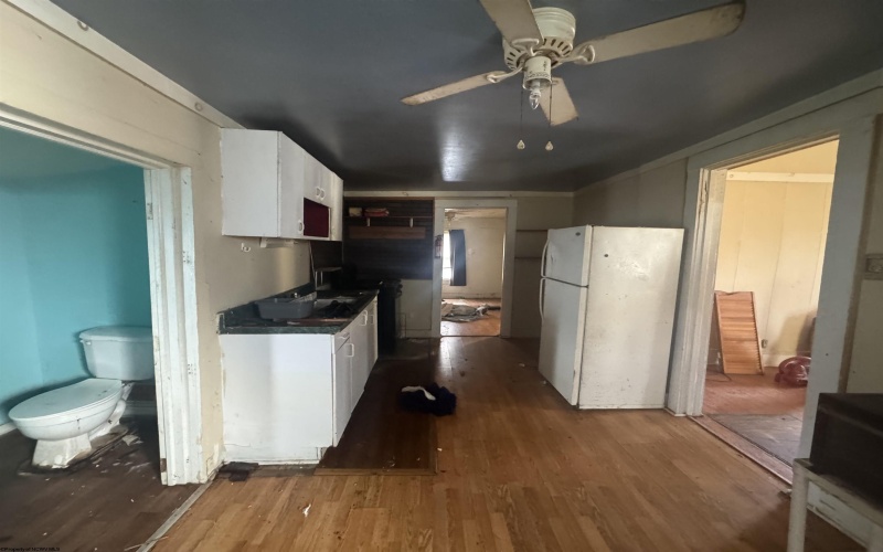147 Jackson Street, Weston, West Virginia 26452, 1 Bedroom Bedrooms, 6 Rooms Rooms,1 BathroomBathrooms,Single Family Detached,For Sale,Jackson,10162937
