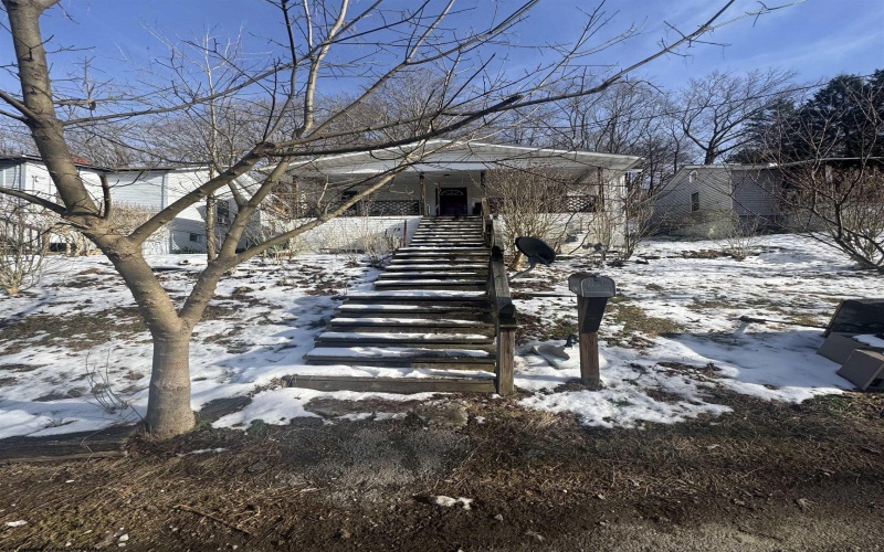 147 Jackson Street, Weston, West Virginia 26452, 1 Bedroom Bedrooms, 6 Rooms Rooms,1 BathroomBathrooms,Single Family Detached,For Sale,Jackson,10162937