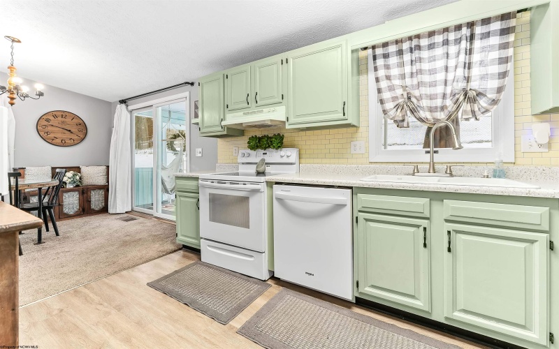 401 Shawnee Drive, Morgantown, West Virginia 26508, 3 Bedrooms Bedrooms, 8 Rooms Rooms,1 BathroomBathrooms,Single Family Detached,For Sale,Shawnee,10162960