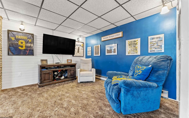 401 Shawnee Drive, Morgantown, West Virginia 26508, 3 Bedrooms Bedrooms, 8 Rooms Rooms,1 BathroomBathrooms,Single Family Detached,For Sale,Shawnee,10162960