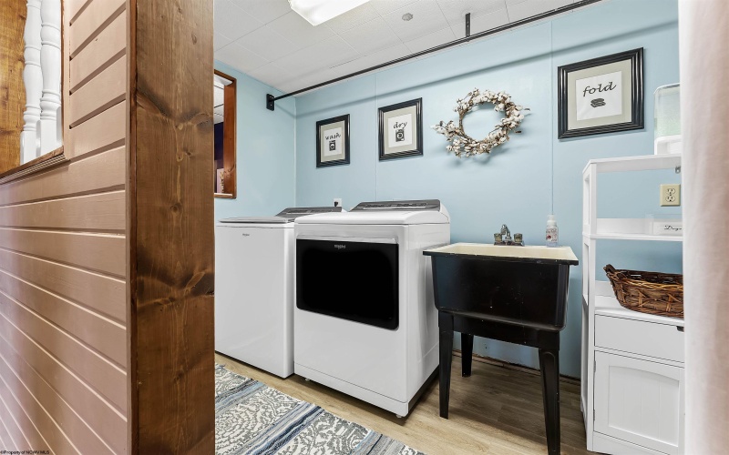 401 Shawnee Drive, Morgantown, West Virginia 26508, 3 Bedrooms Bedrooms, 8 Rooms Rooms,1 BathroomBathrooms,Single Family Detached,For Sale,Shawnee,10162960