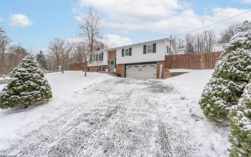 401 Shawnee Drive, Morgantown, West Virginia 26508, 3 Bedrooms Bedrooms, 8 Rooms Rooms,1 BathroomBathrooms,Single Family Detached,For Sale,Shawnee,10162960