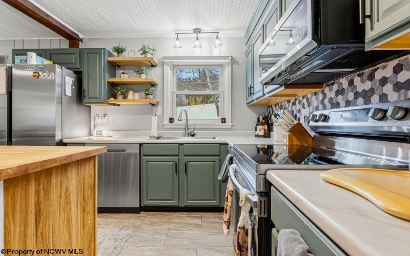 408 Parkway Avenue, Anmoore, West Virginia 26323, 2 Bedrooms Bedrooms, 5 Rooms Rooms,1 BathroomBathrooms,Single Family Detached,For Sale,Parkway,10162957 408 Parkway Avenue, Anmoore, West Virginia 26323, 2 Bedrooms Bedrooms, 5 Rooms Rooms,1 BathroomBathrooms,Single Family Detached,For Sale,Parkway,10162957