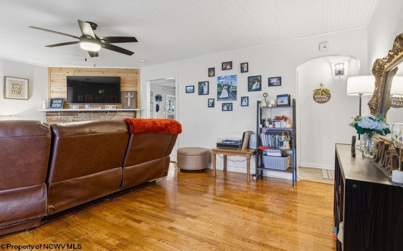 408 Parkway Avenue, Anmoore, West Virginia 26323, 2 Bedrooms Bedrooms, 5 Rooms Rooms,1 BathroomBathrooms,Single Family Detached,For Sale,Parkway,10162957 408 Parkway Avenue, Anmoore, West Virginia 26323, 2 Bedrooms Bedrooms, 5 Rooms Rooms,1 BathroomBathrooms,Single Family Detached,For Sale,Parkway,10162957