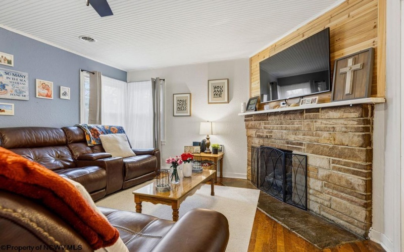 408 Parkway Avenue, Anmoore, West Virginia 26323, 2 Bedrooms Bedrooms, 5 Rooms Rooms,1 BathroomBathrooms,Single Family Detached,For Sale,Parkway,10162957 408 Parkway Avenue, Anmoore, West Virginia 26323, 2 Bedrooms Bedrooms, 5 Rooms Rooms,1 BathroomBathrooms,Single Family Detached,For Sale,Parkway,10162957