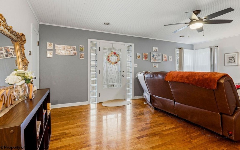 408 Parkway Avenue, Anmoore, West Virginia 26323, 2 Bedrooms Bedrooms, 5 Rooms Rooms,1 BathroomBathrooms,Single Family Detached,For Sale,Parkway,10162957 408 Parkway Avenue, Anmoore, West Virginia 26323, 2 Bedrooms Bedrooms, 5 Rooms Rooms,1 BathroomBathrooms,Single Family Detached,For Sale,Parkway,10162957