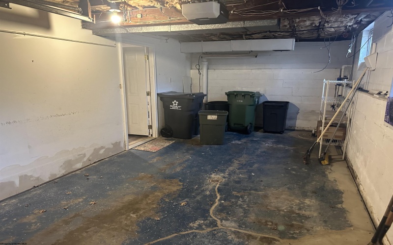 1208 Cambridge Avenue, Morgantown, West Virginia 26505, 3 Bedrooms Bedrooms, 7 Rooms Rooms,2 BathroomsBathrooms,Residential Rentals,For Rent,Cambridge,10159913