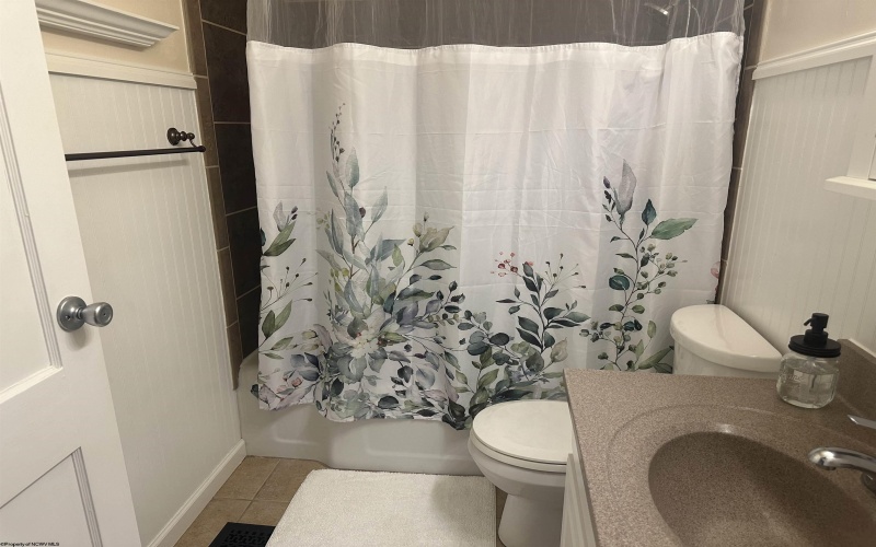 1208 Cambridge Avenue, Morgantown, West Virginia 26505, 3 Bedrooms Bedrooms, 7 Rooms Rooms,2 BathroomsBathrooms,Residential Rentals,For Rent,Cambridge,10159913