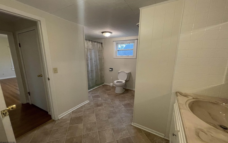 249 Main Street, Morgantown, West Virginia 26505, 3 Bedrooms Bedrooms, 6 Rooms Rooms,1 BathroomBathrooms,Residential Rentals,For Rent,Main,10162950