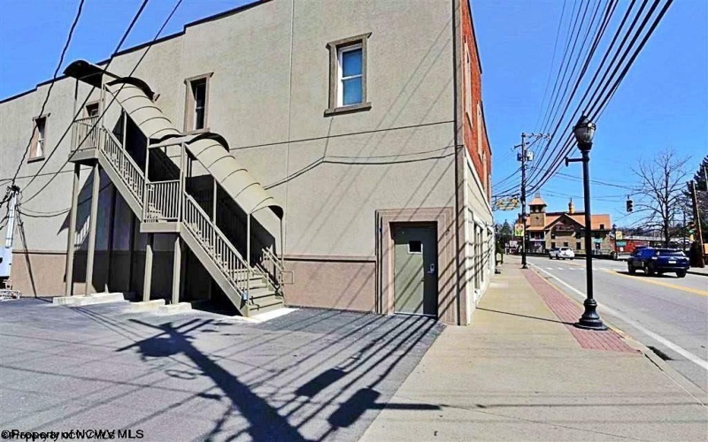 134 Main Street, Bridgeport, West Virginia 26330, 2 Bedrooms Bedrooms, 4 Rooms Rooms,1 BathroomBathrooms,Residential Rentals,For Rent,Main,10162961