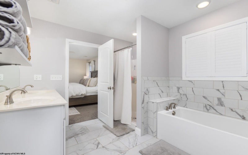 126 Landing Drive, Morgantown, West Virginia 26508, 4 Bedrooms Bedrooms, 7 Rooms Rooms,2 BathroomsBathrooms,Single Family Detached,For Sale,Landing,10162947