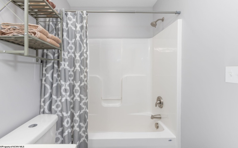 126 Landing Drive, Morgantown, West Virginia 26508, 4 Bedrooms Bedrooms, 7 Rooms Rooms,2 BathroomsBathrooms,Single Family Detached,For Sale,Landing,10162947