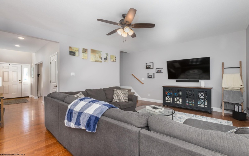 126 Landing Drive, Morgantown, West Virginia 26508, 4 Bedrooms Bedrooms, 7 Rooms Rooms,2 BathroomsBathrooms,Single Family Detached,For Sale,Landing,10162947