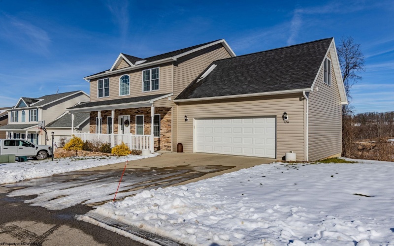 126 Landing Drive, Morgantown, West Virginia 26508, 4 Bedrooms Bedrooms, 7 Rooms Rooms,2 BathroomsBathrooms,Single Family Detached,For Sale,Landing,10162947