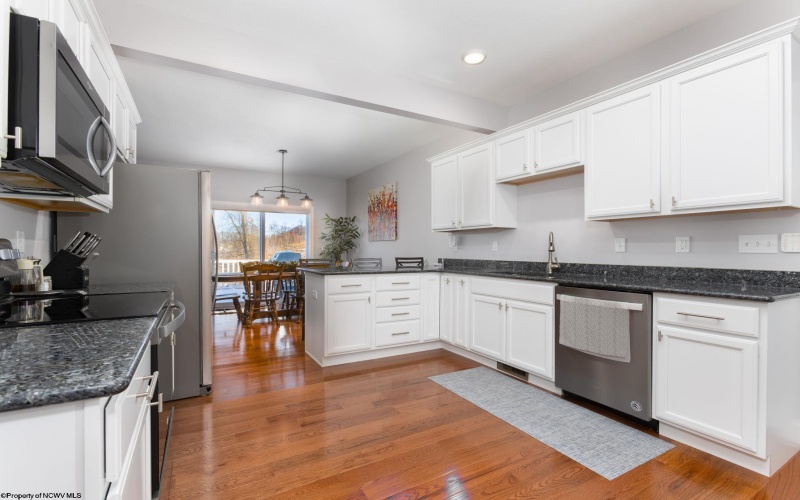 126 Landing Drive, Morgantown, West Virginia 26508, 4 Bedrooms Bedrooms, 7 Rooms Rooms,2 BathroomsBathrooms,Single Family Detached,For Sale,Landing,10162947