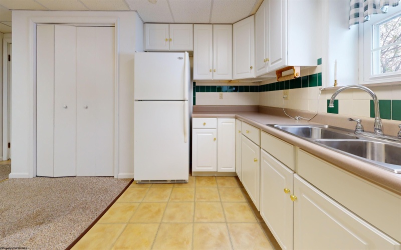 1608 Michael Lane, Fairmont, West Virginia 26554-0000, 4 Bedrooms Bedrooms, 12 Rooms Rooms,2 BathroomsBathrooms,Single Family Detached,For Sale,Michael,10162948