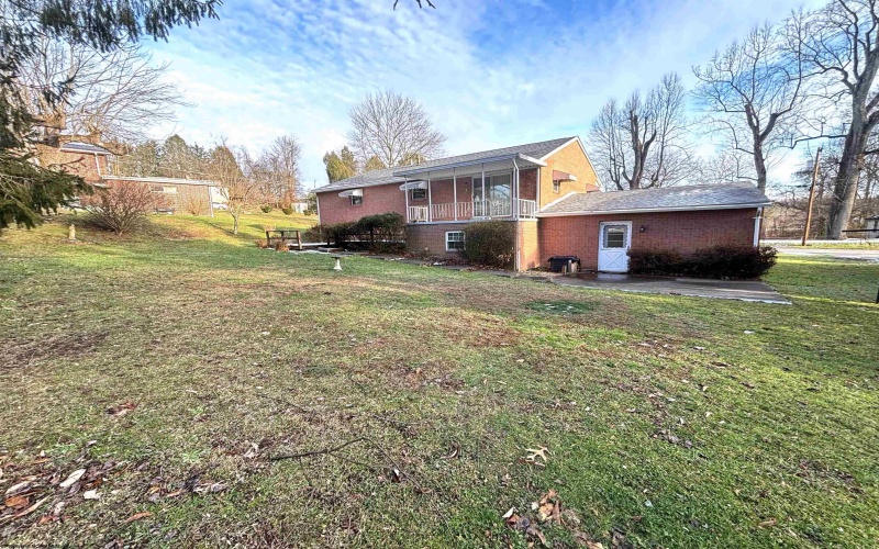 1608 Michael Lane, Fairmont, West Virginia 26554-0000, 4 Bedrooms Bedrooms, 12 Rooms Rooms,2 BathroomsBathrooms,Single Family Detached,For Sale,Michael,10162948