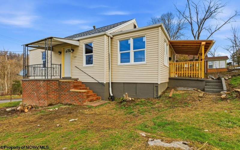 1201 25th Street, Clarksburg, West Virginia 26301, 2 Bedrooms Bedrooms, 4 Rooms Rooms,1 BathroomBathrooms,Single Family Detached,For Sale,25th,10162951