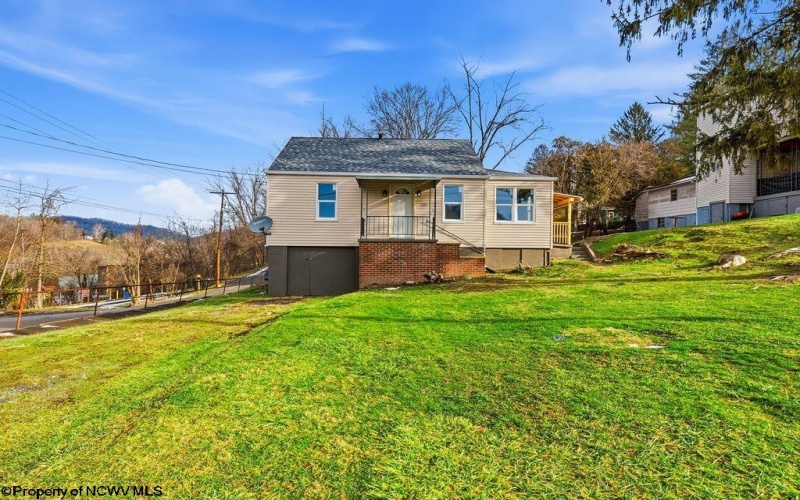 1201 25th Street, Clarksburg, West Virginia 26301, 2 Bedrooms Bedrooms, 4 Rooms Rooms,1 BathroomBathrooms,Single Family Detached,For Sale,25th,10162951