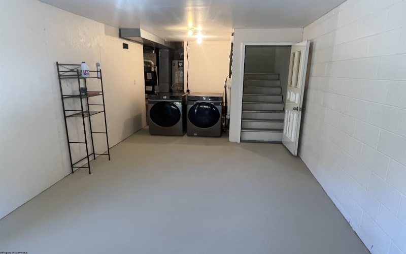 619 Fall Avenue, Weston, West Virginia 26452, 2 Bedrooms Bedrooms, 4 Rooms Rooms,1 BathroomBathrooms,Single Family Detached,For Sale,Fall,10162956