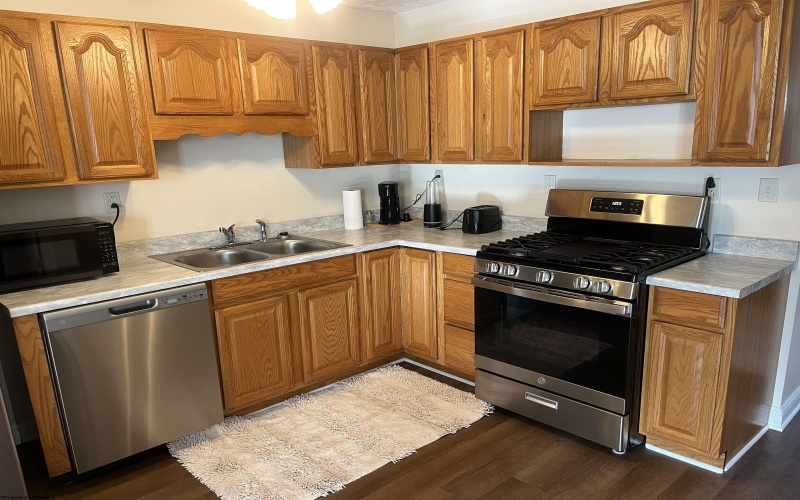 619 Fall Avenue, Weston, West Virginia 26452, 2 Bedrooms Bedrooms, 4 Rooms Rooms,1 BathroomBathrooms,Single Family Detached,For Sale,Fall,10162956