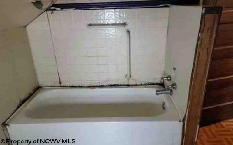 848 NEVILLE Street, Follansbee, West Virginia 26037, 3 Bedrooms Bedrooms, 7 Rooms Rooms,1 BathroomBathrooms,Single Family Detached,For Sale,NEVILLE,10162977