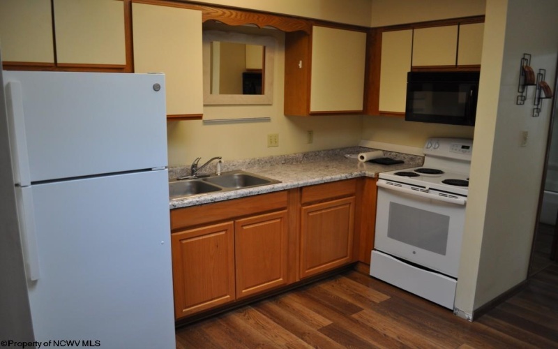 274 Spruce Street, Morgantown, West Virginia 26505, 1 Bedroom Bedrooms, 4 Rooms Rooms,1 BathroomBathrooms,Residential Rentals,For Rent,Spruce,10162970