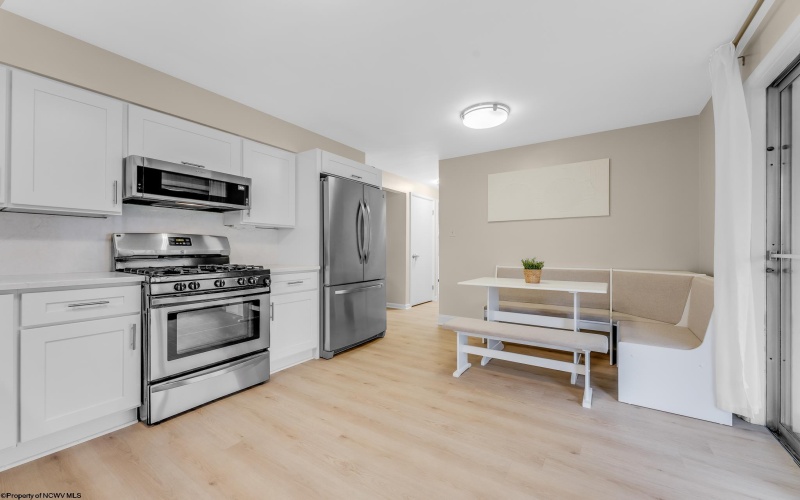 460 Broadway Avenue, Star City, West Virginia 26505, 3 Bedrooms Bedrooms, 5 Rooms Rooms,2 BathroomsBathrooms,Single Family Detached,For Sale,Broadway,10162973