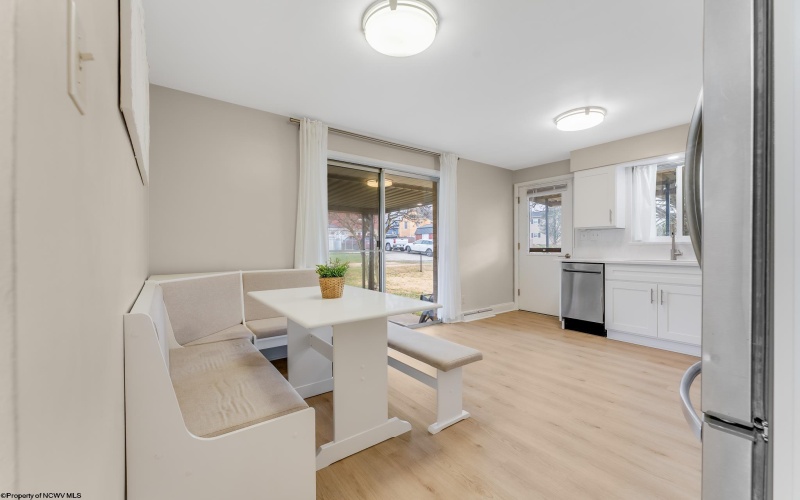 460 Broadway Avenue, Star City, West Virginia 26505, 3 Bedrooms Bedrooms, 5 Rooms Rooms,2 BathroomsBathrooms,Single Family Detached,For Sale,Broadway,10162973