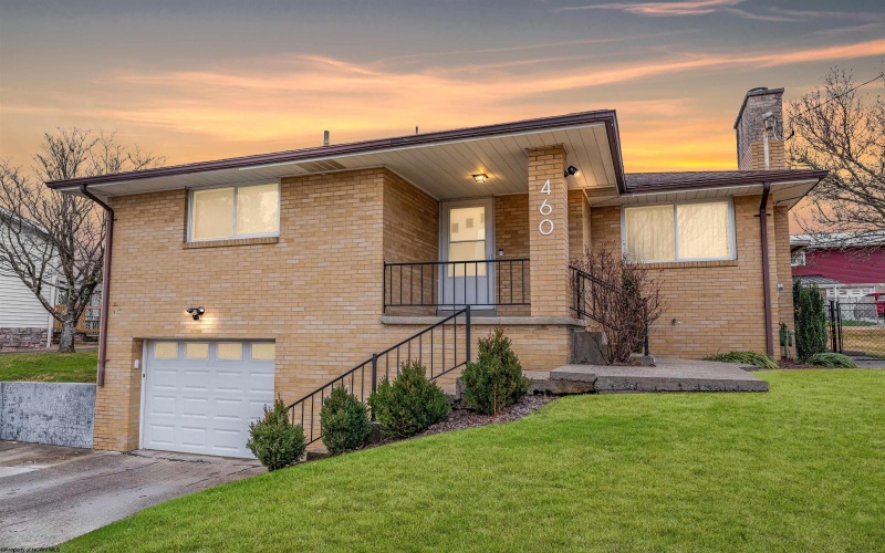 460 Broadway Avenue, Star City, West Virginia 26505, 3 Bedrooms Bedrooms, 5 Rooms Rooms,2 BathroomsBathrooms,Single Family Detached,For Sale,Broadway,10162973