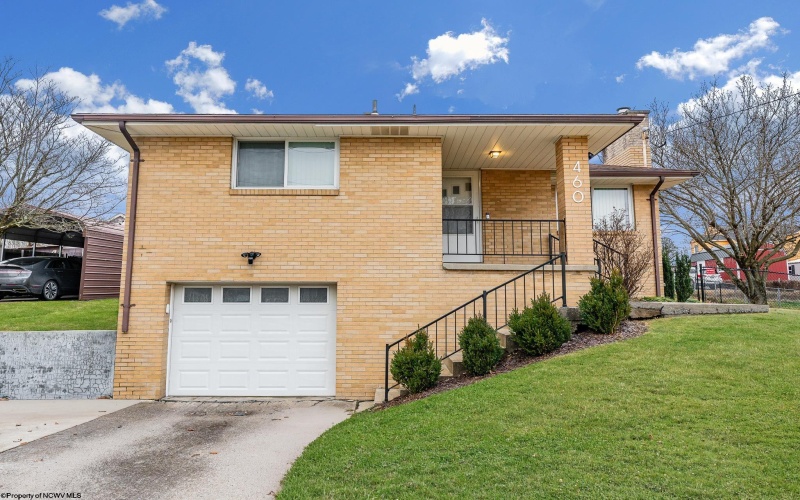 460 Broadway Avenue, Star City, West Virginia 26505, 3 Bedrooms Bedrooms, 5 Rooms Rooms,2 BathroomsBathrooms,Single Family Detached,For Sale,Broadway,10162973