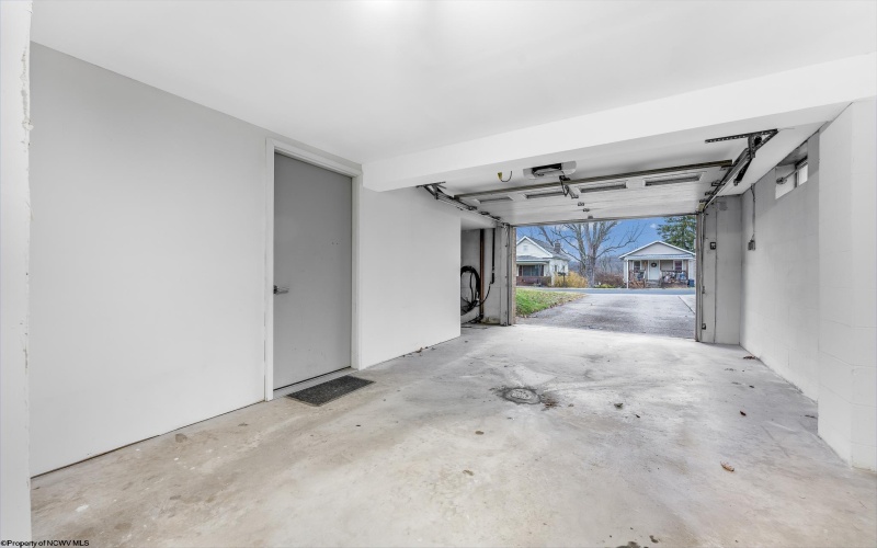 460 Broadway Avenue, Star City, West Virginia 26505, 3 Bedrooms Bedrooms, 5 Rooms Rooms,2 BathroomsBathrooms,Single Family Detached,For Sale,Broadway,10162973